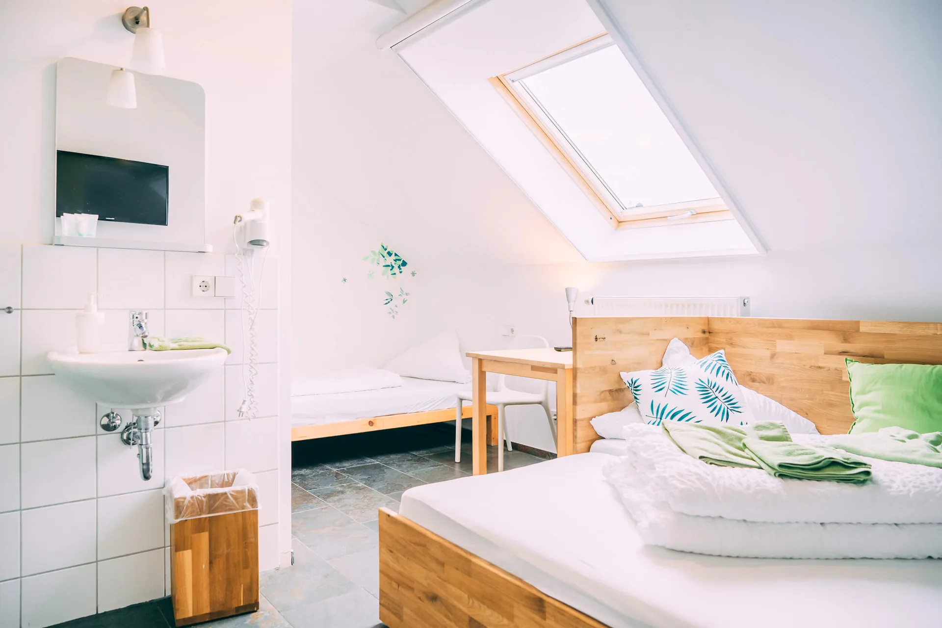 Vy: semesterlägenhet vid Bodensjön: Budgetzimmer | Gut Hügle