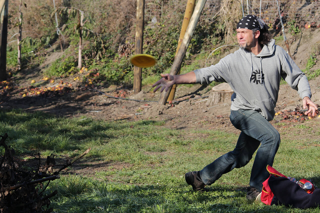 Vy: discgolf på upplevelsegården Gut Hügle i Ravensburg